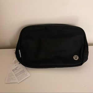 NWT Lululemon Everywhere Belt Bag Black